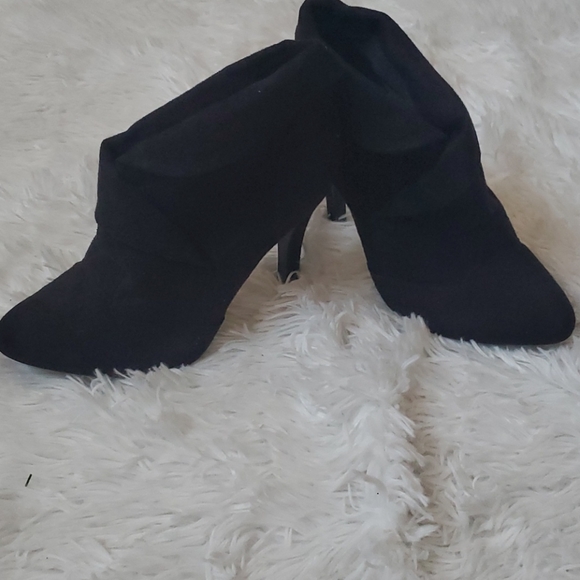 Quipid Faux Suede Fold Down Boots - Picture 4 of 5
